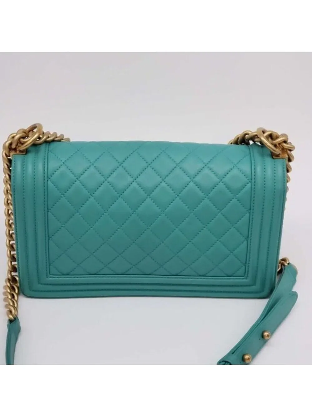 CHANEL elevate your